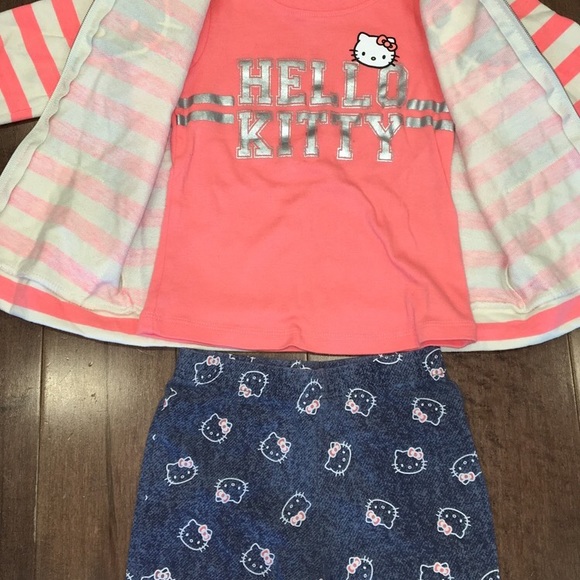 Hello kitty outfit - Picture 2 of 5